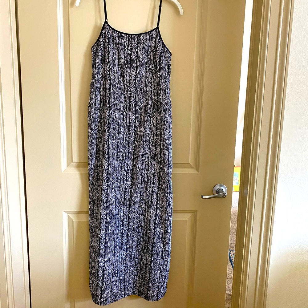 LOFT black & white chevron patterned maxi dress
